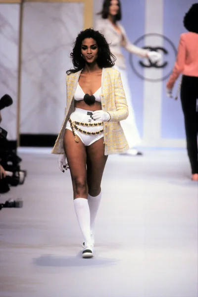 Look 8